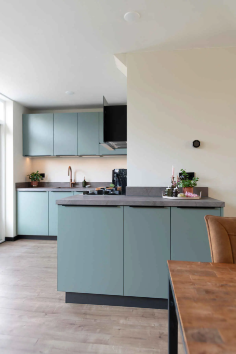 Saliegroene keuken in Anna Paulowna| Schepers Keukendesign