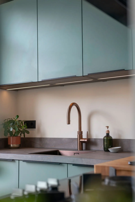 Saliegroene keuken in Anna Paulowna| Schepers Keukendesign