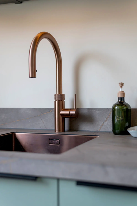 Saliegroene keuken in Anna Paulowna| Schepers Keukendesign